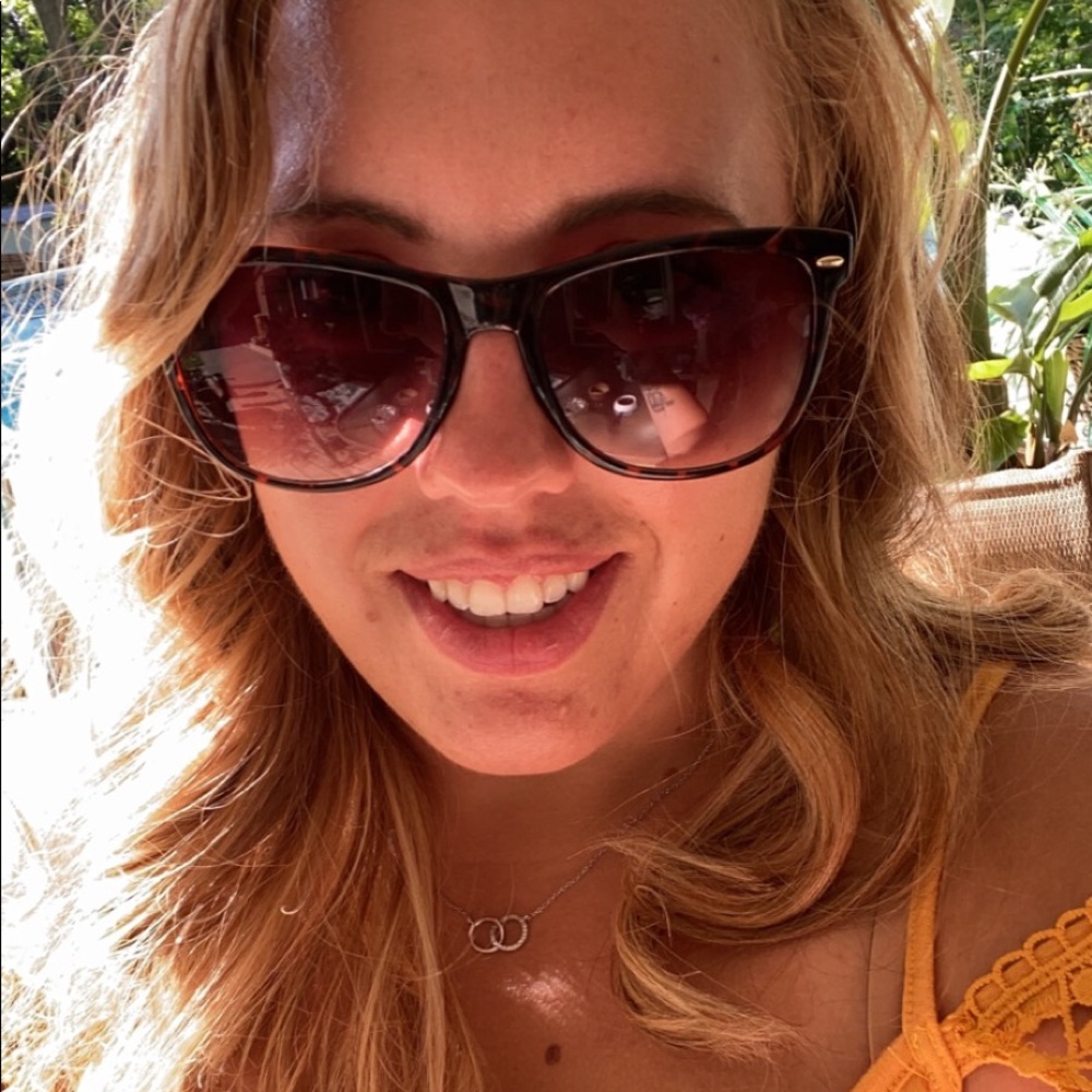 Meet your Posher, Candace-rose